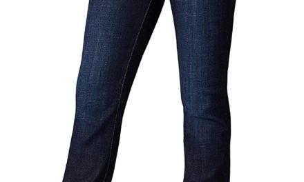 10 Best Jeans for Women over 50 That Will Make You Look More Beautiful