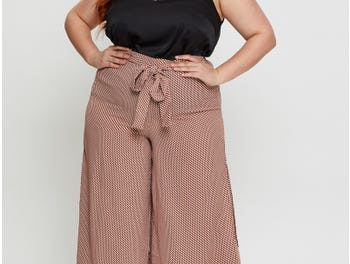 How to Wear Wide Leg Pants Plus Size (A Complete Step by Step Guide)